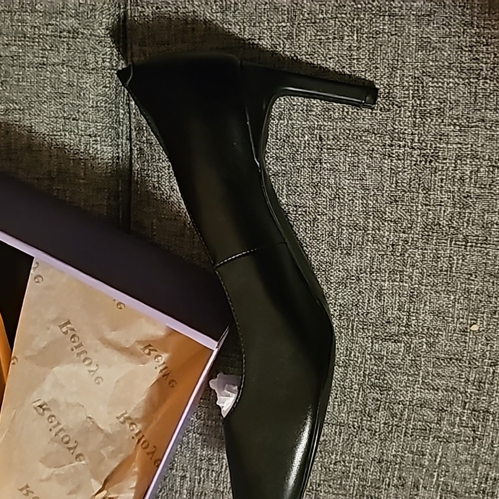 Shoes - Picture 6 of 6